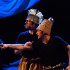 ILIADE, LA GUERRE DE TROIE EN DIRECT D&rsquo;UN GRENIER