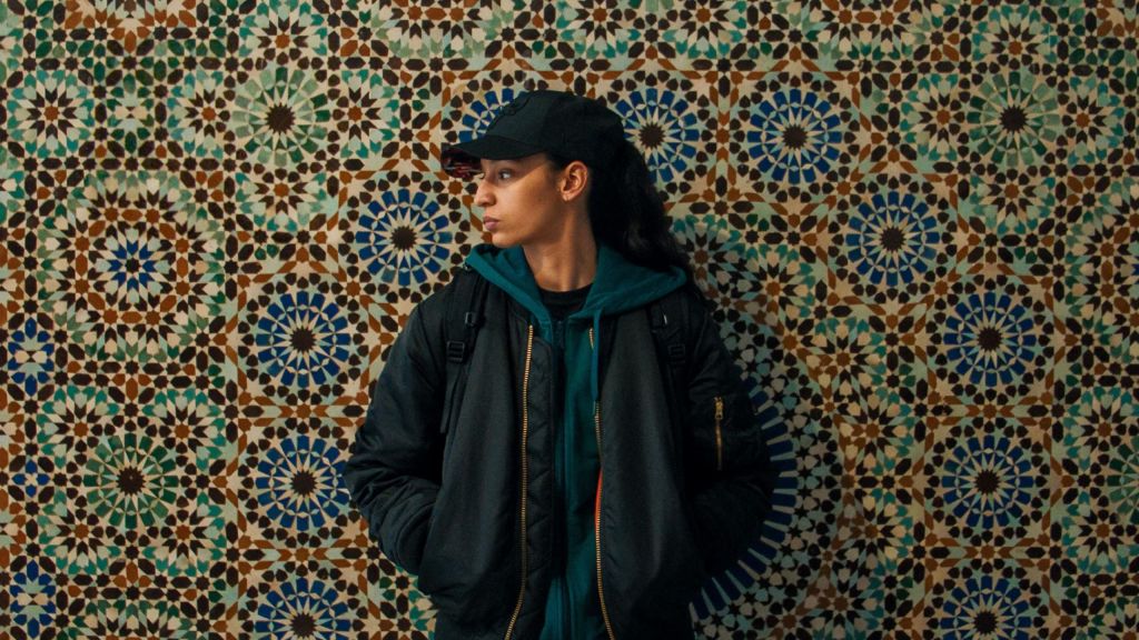 Bannière du film La petite dernière réalisé par Hafsia Herzi avec Nadia Malliti dans le rôle principal présenté en compétition au festival de Cannes eb 2025.