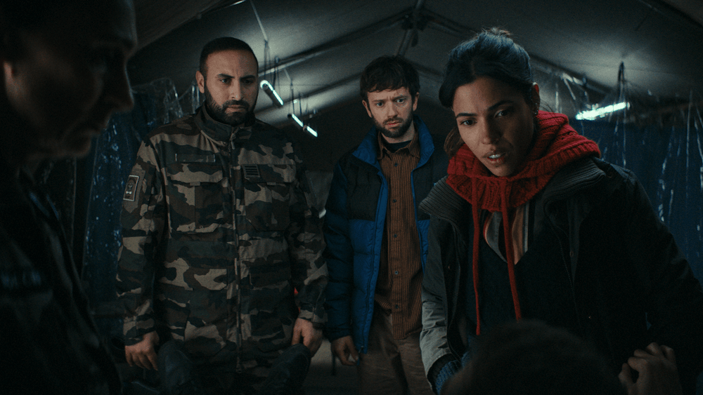 La série Paradoxes diffusée sur France Télévision avec Xavier Lacaille (Parlement), Zita Hanrot (La vie scolaire, Plan coeur sur Netflix), Oussama Kheddam et Nora Hamzawi. Elle parle d'IA générative, de santé mentale et c'est une série française de science-fiction. 